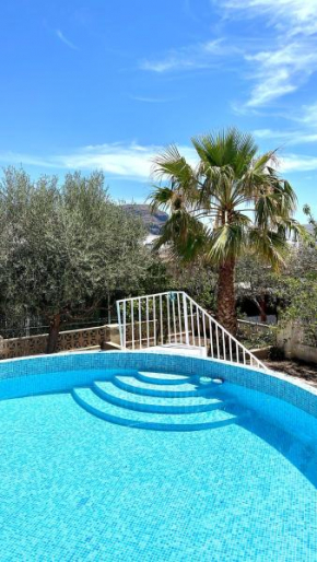 Villa Garriga, Las Negras